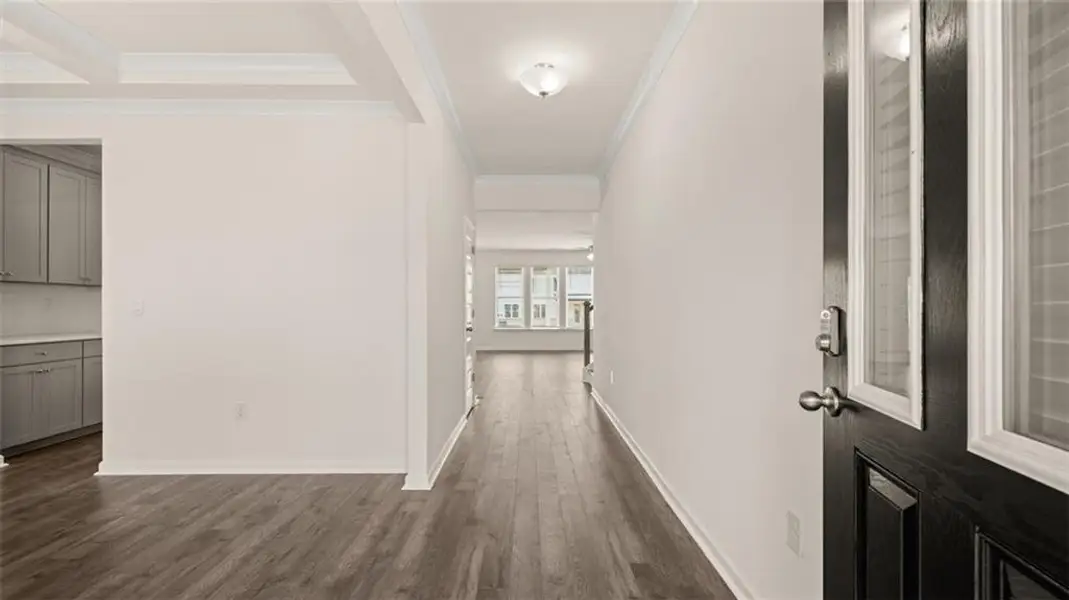 Spacious, unfurnished interior of a new home in Westland, Bogart (Image 14).