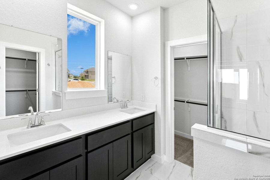 Furnished interior view inside a new home in Willowbrook, New Braunfels (Image 4).