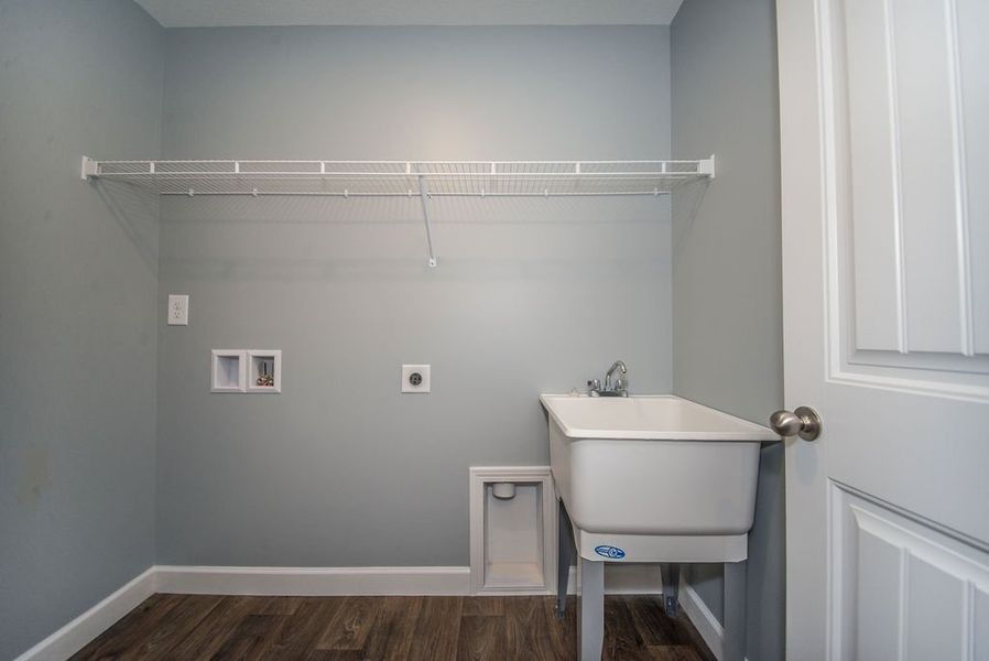 Representative unfurnished interior of a home built from the Jackson by Enchanted Homes in Lonesome Dove, San Antonio (Image 47).