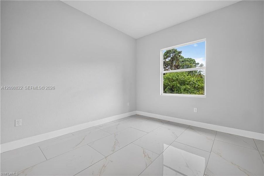 Spacious, unfurnished interior of a new home in , Lehigh Acres (Image 11).