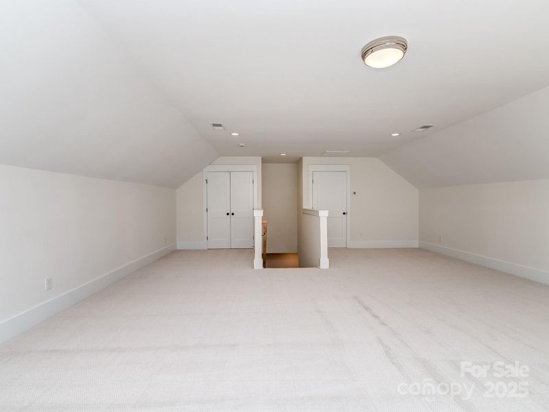 Image 38 of a home in .