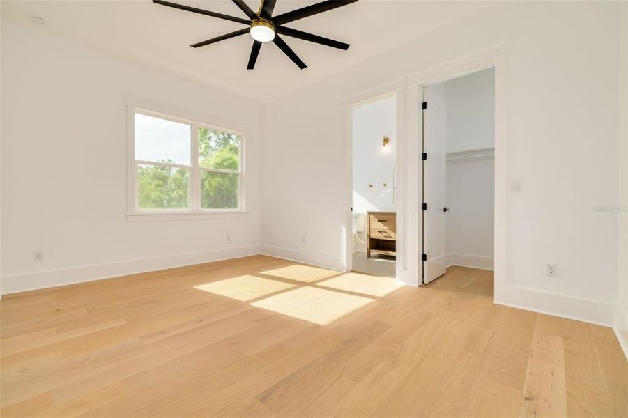 Spacious, unfurnished interior of a new home in , St. Petersburg (Image 40).