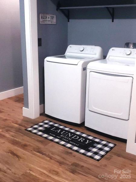 SPACIOUS LAUNDRY ROOM / MUD ROOM FROM THE GARAGE AREA