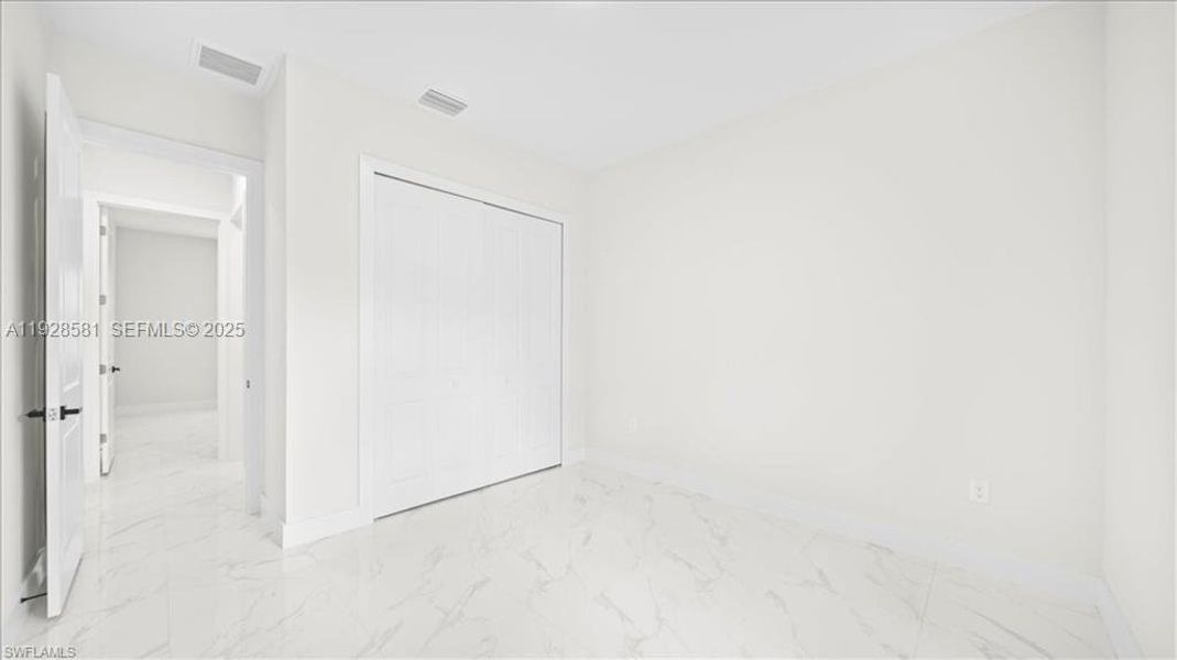 Spacious, unfurnished interior of a new home in , Lehigh Acres (Image 18).