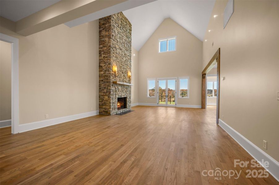 Spacious, unfurnished interior of a new home in , Tryon (Image 22).