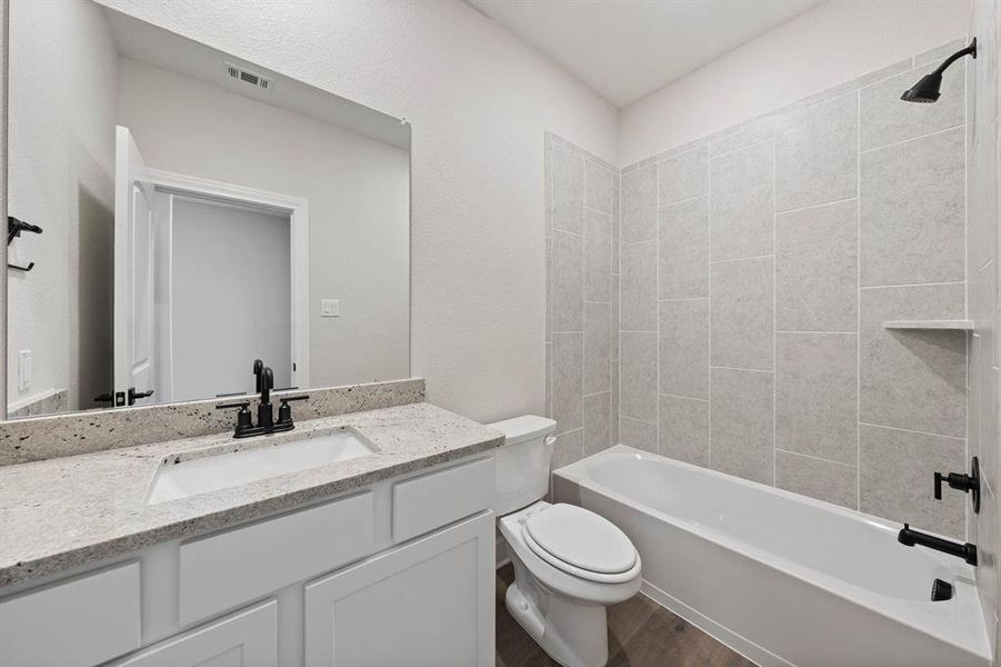 Full Bathroom Full Bathroom