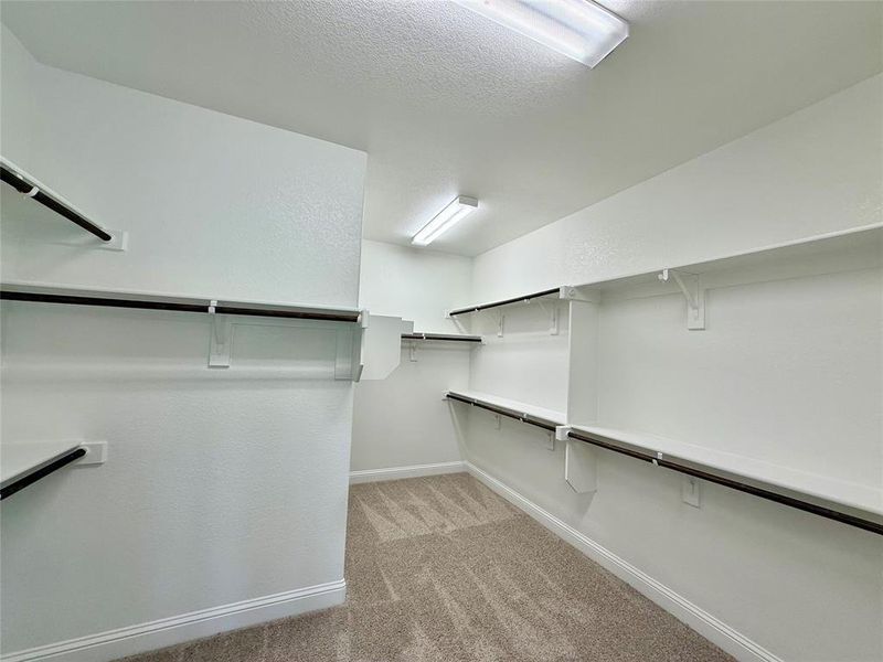 Spacious, unfurnished interior of a new home in Mercer Meadows, Royse City (Image 12). Spacious, unfurnished interior of a new home in Mercer Meadows, Royse City (Image 12).
