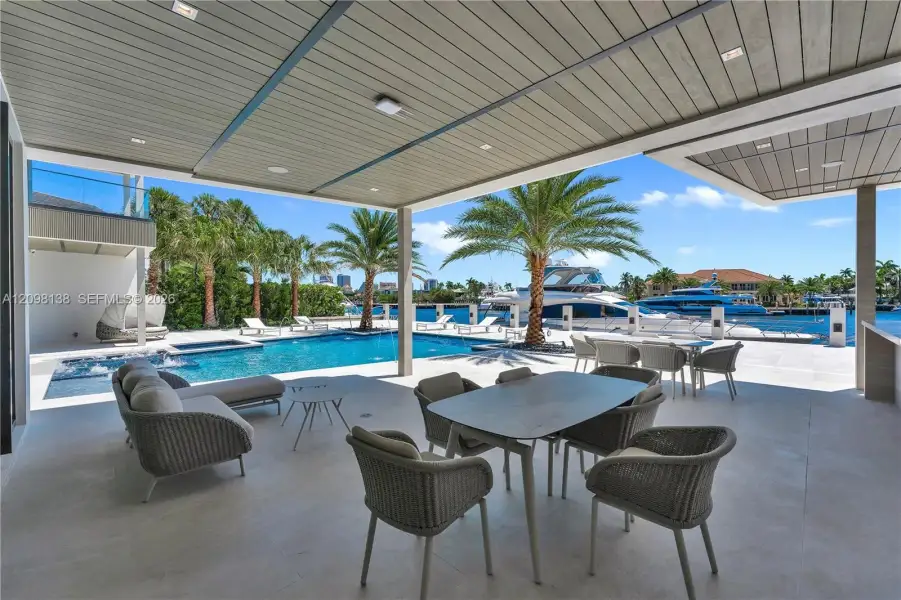 Community amenities in , Fort Lauderdale (Image 24).