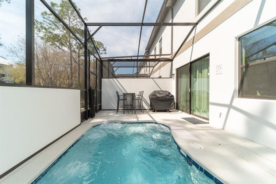 Exterior details and patio area of a home in , Orlando (Image 27).
