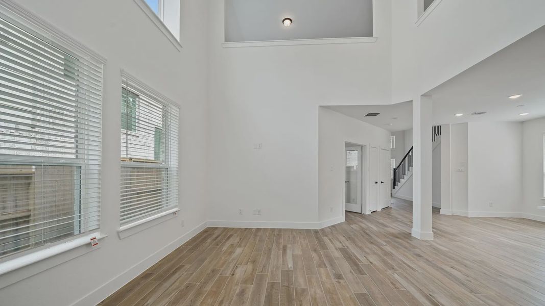 Spacious, unfurnished interior of a new home in Elyson 60's, Katy (Image 16).