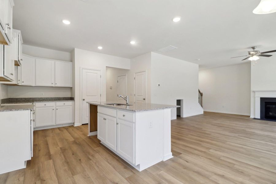 15-web-or-mls-Flat Coat Ln-009 (1)