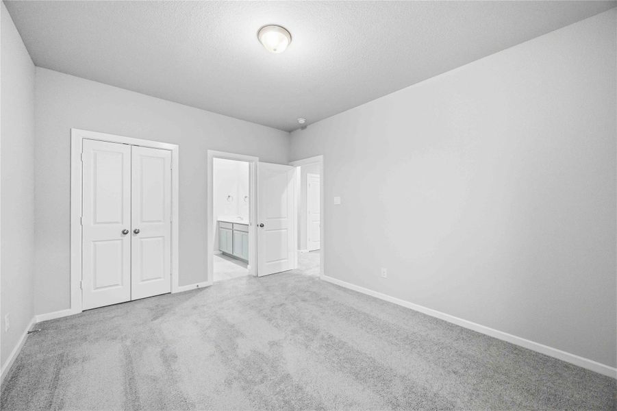 Spacious, unfurnished interior of a new home in Lago Mar  50'  &  55', Texas City (Image 38).