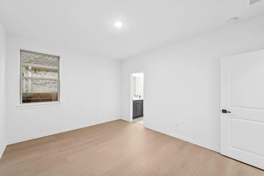 Spacious, unfurnished interior of a new home in Escondido 60' Homesites, Magnolia (Image 6).