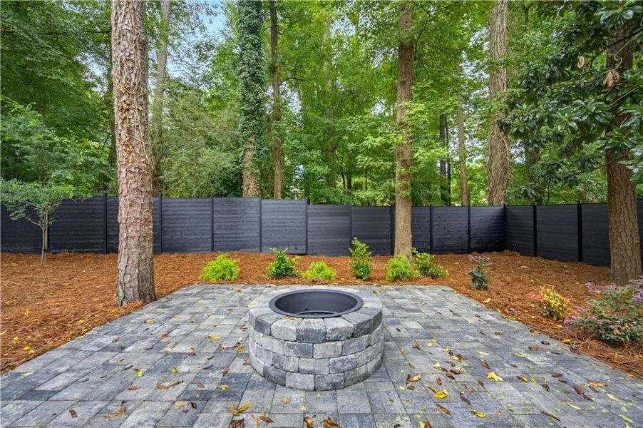 Exterior details and patio area of a home in , Atlanta (Image 37).