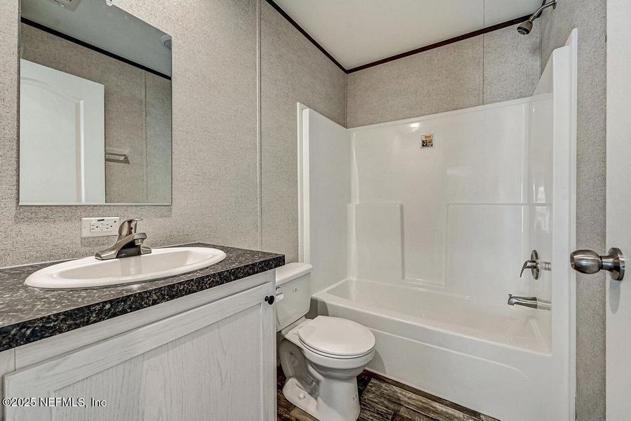 Furnished interior view inside a new home in , Palatka (Image 8).