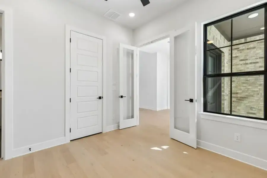 Representative unfurnished interior of a home built from the Lakewood by Chesmar Homes in Rio Vista at Kelly Ranch, Aledo (Image 31). Representative unfurnished interior of a home built from the Lakewood by Chesmar Homes in Rio Vista at Kelly Ranch, Aledo (Image 31).
