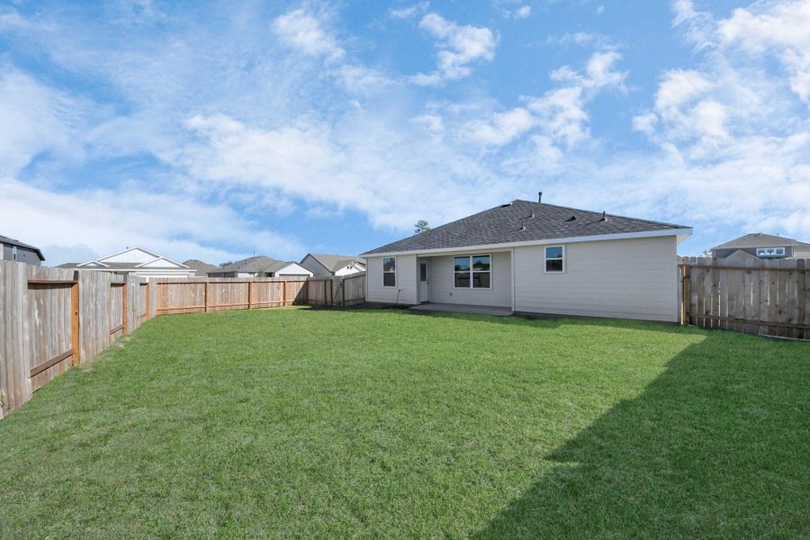 Exterior details and patio area of a home in Grand Oaks Reserve, Cleveland (Image 3).