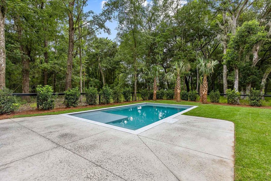 Exterior details and patio area of a home in , Johns Island (Image 3).