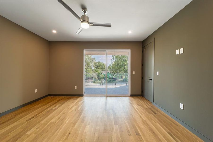 Spacious, unfurnished interior of a new home in , Dallas (Image 27). Spacious, unfurnished interior of a new home in , Dallas (Image 27).