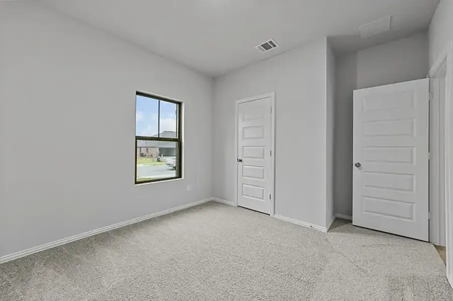Spacious, unfurnished interior of a new home in Rolling Ridge, Van Alstyne (Image 18).