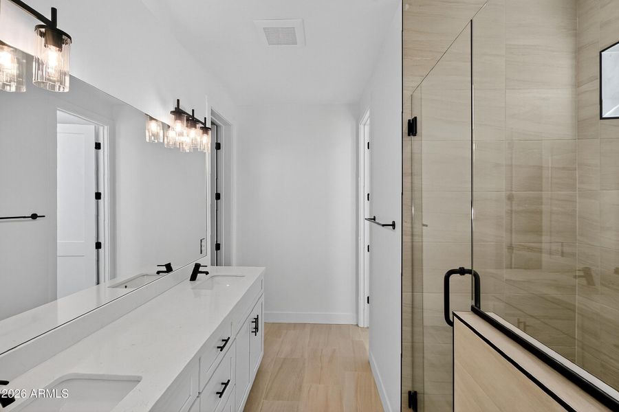 lot_8_timber_sky_sirius_2013_primary_bat