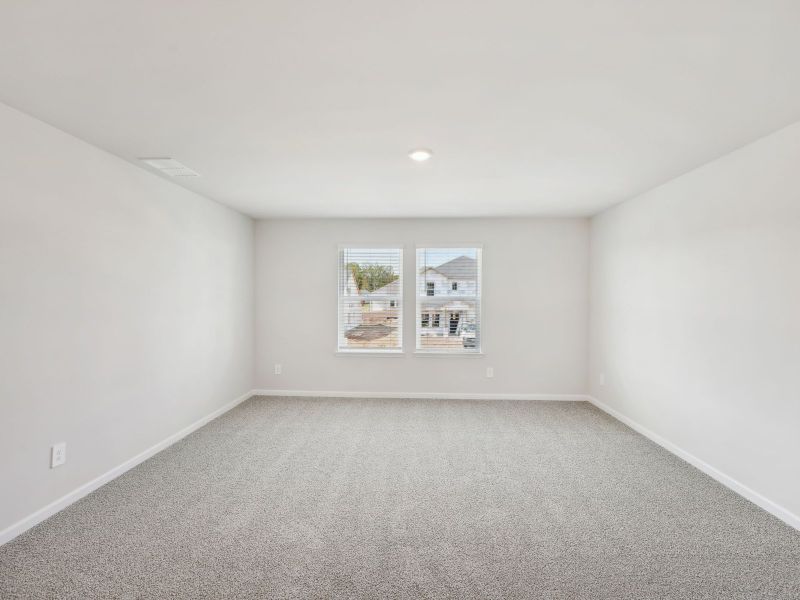 Spacious, unfurnished interior of a new home in Martin Springs - Estate Series, Lawrenceville (Image 35).