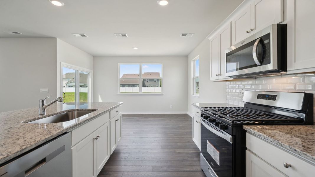 Furnished interior view inside a new home in Tooley Harbor, Elizabeth City (Image 8).