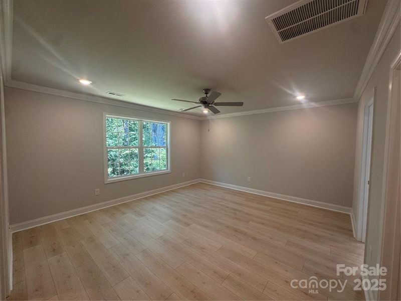 Spacious, unfurnished interior of a new home in Pine Trace, Gastonia (Image 21). Spacious, unfurnished interior of a new home in Pine Trace, Gastonia (Image 21).