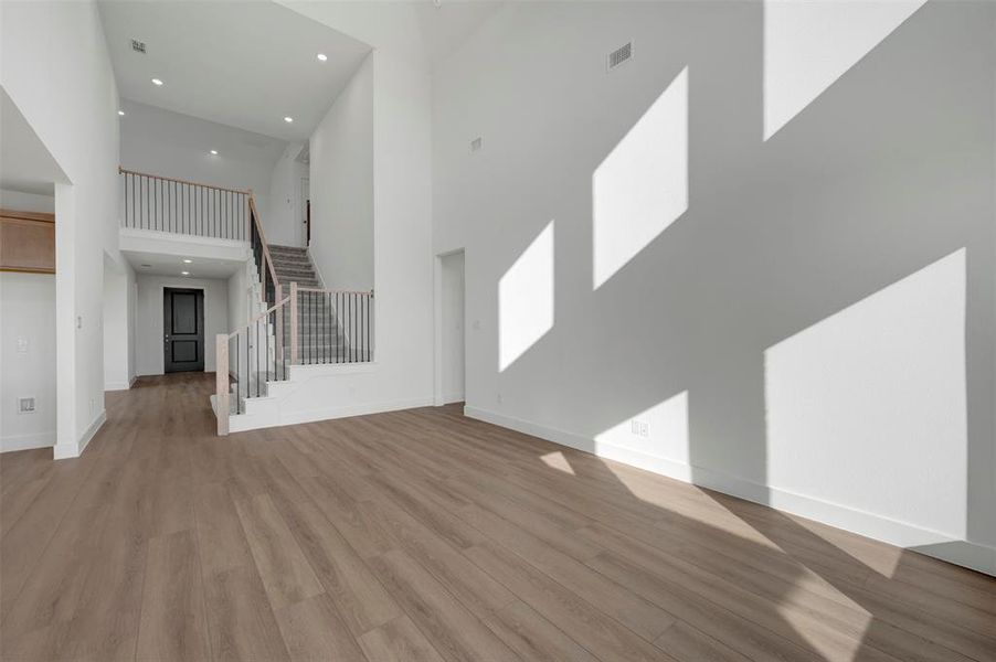 Spacious, unfurnished interior of a new home in Lily Creek at Sutton Fields, Aubrey (Image 15).