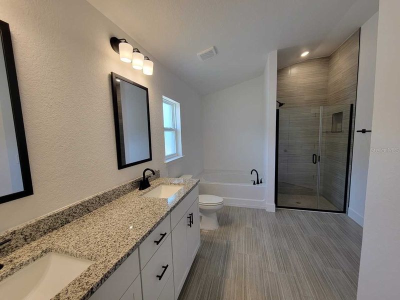 Furnished interior view inside a new home in Ocala Crossings South, Ocala (Image 9).