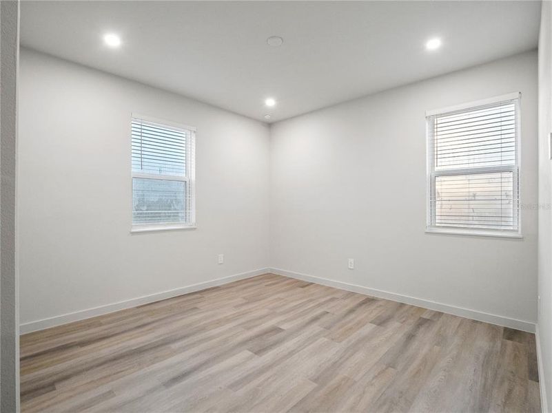 Spacious, unfurnished interior of a new home in , Lady Lake (Image 23).
