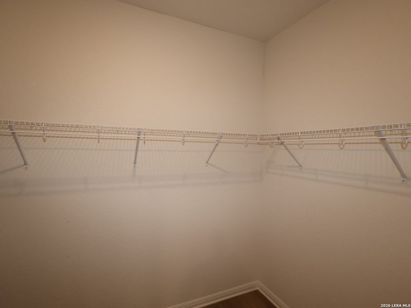 Spacious, unfurnished interior of a new home in Mesquite Ridge, San Antonio (Image 21).