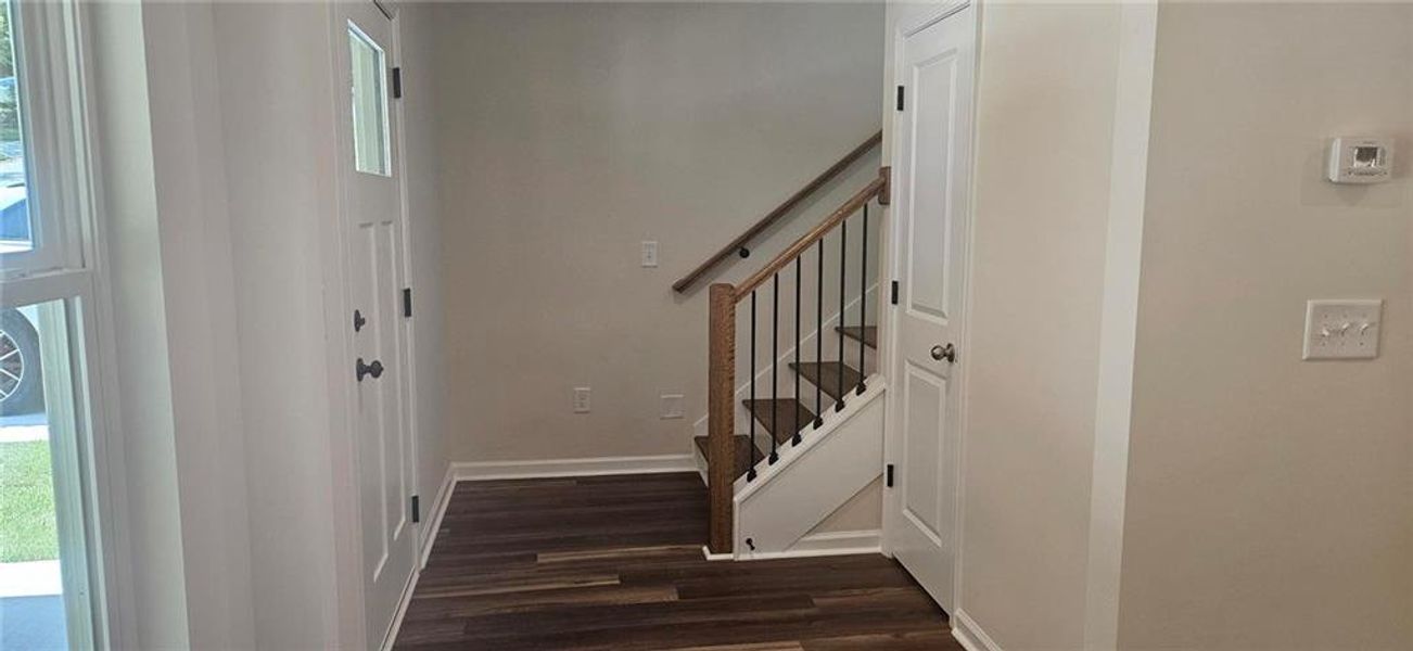 Spacious, unfurnished interior of a new home in , Atlanta (Image 5).