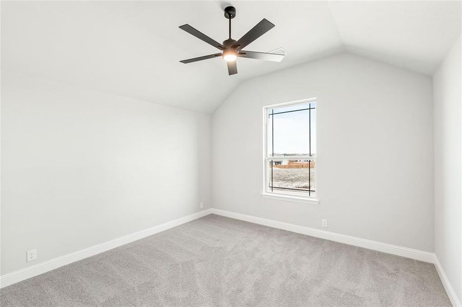 Spacious, unfurnished interior of a new home in Crystal Lake Estates, Red Oak (Image 35).