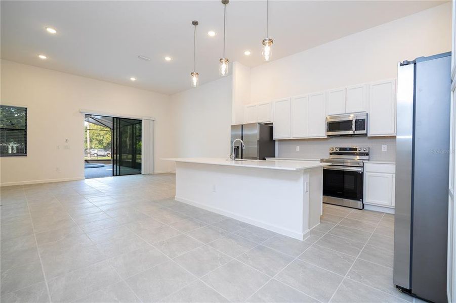 Furnished interior view inside a new home in , Orlando (Image 9).