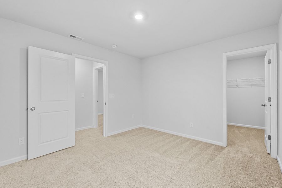 Spacious, unfurnished interior of a new home in Hanes Lake, Winston-Salem (Image 39).