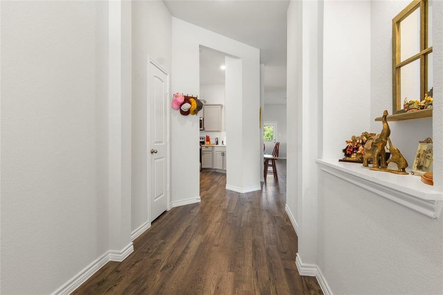 Furnished interior view inside a new home in Saddle Creek, Waco (Image 8).