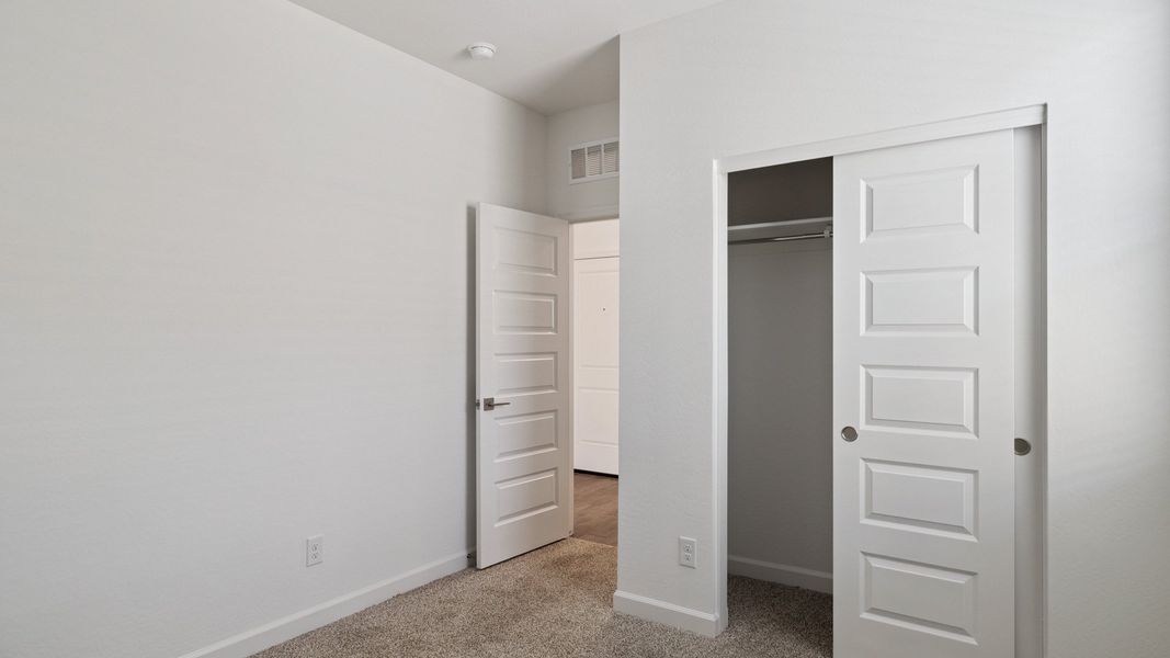 Spacious, unfurnished interior of a new home in Del Rio Ranch, Avondale (Image 16). Spacious, unfurnished interior of a new home in Del Rio Ranch, Avondale (Image 16).