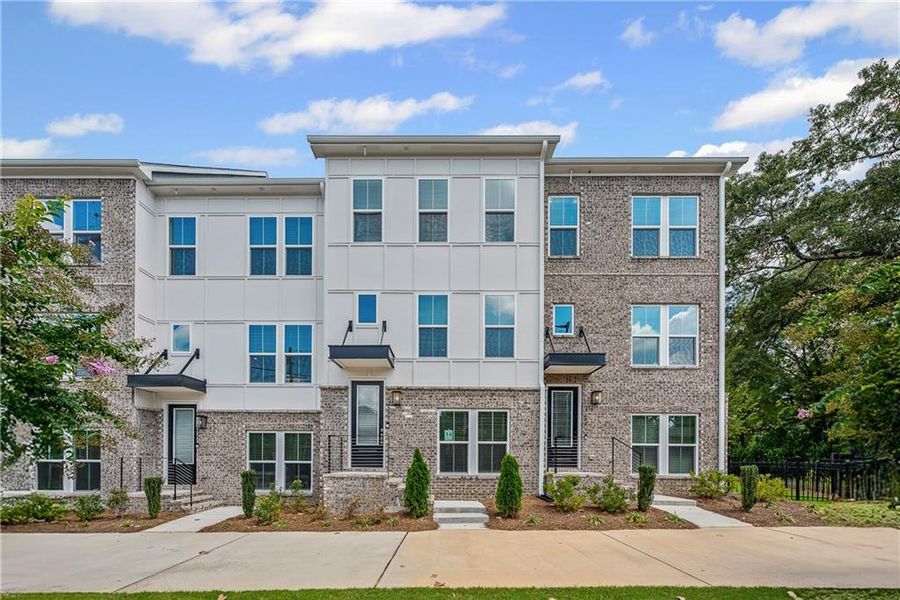 Image 30 of a home in 1871 Hollywood. Image 30 of a home in 1871 Hollywood.