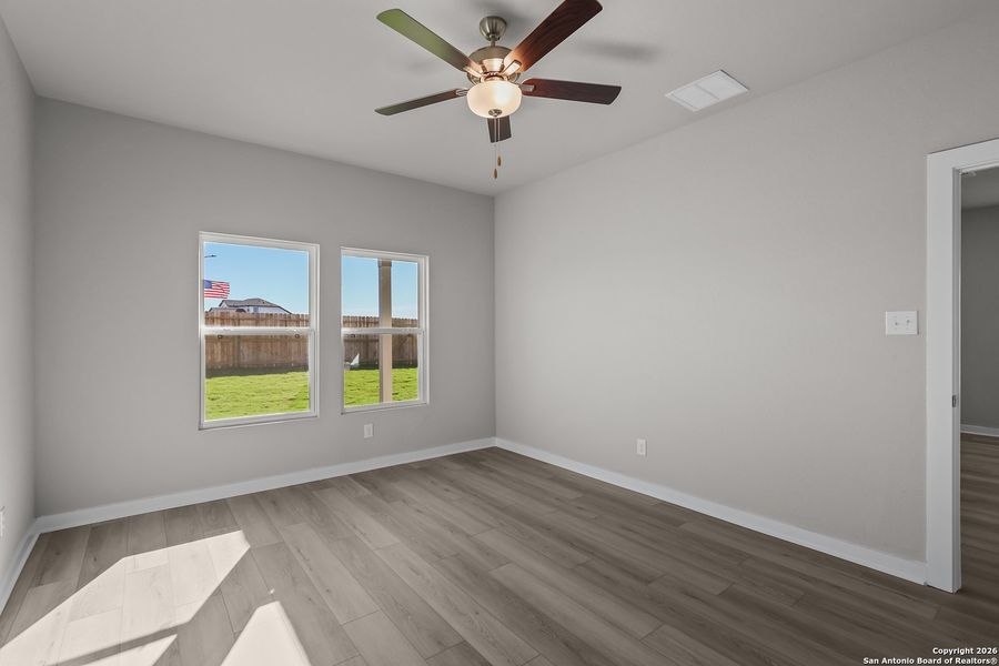 Spacious, unfurnished interior of a new home in Garden Grove, Schertz (Image 22).