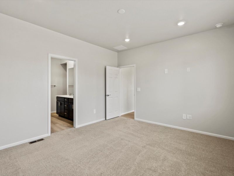 Spacious, unfurnished interior of a new home in Paint Brush Hills, Peyton (Image 11).