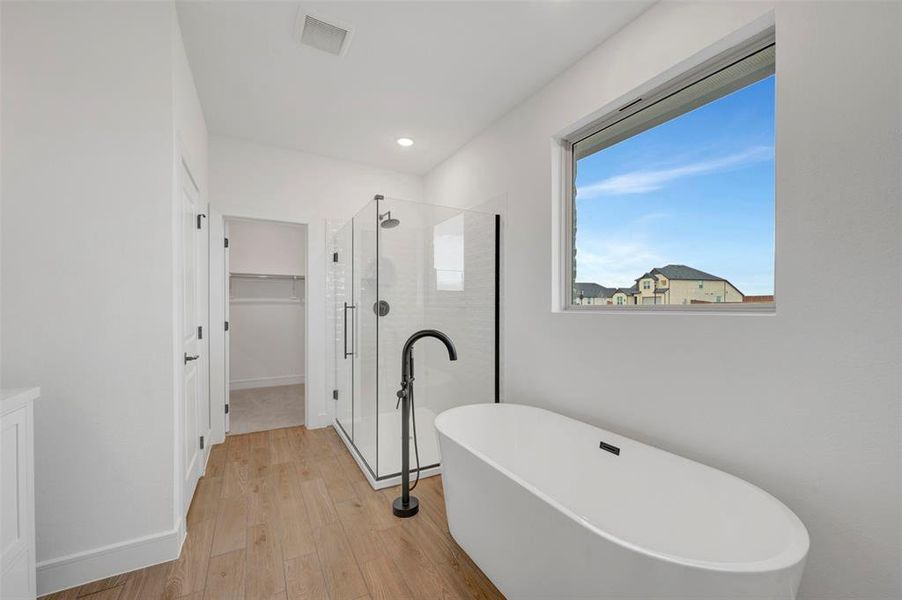 Furnished interior view inside a new home in Heritage Ranch, Sherman (Image 11).
