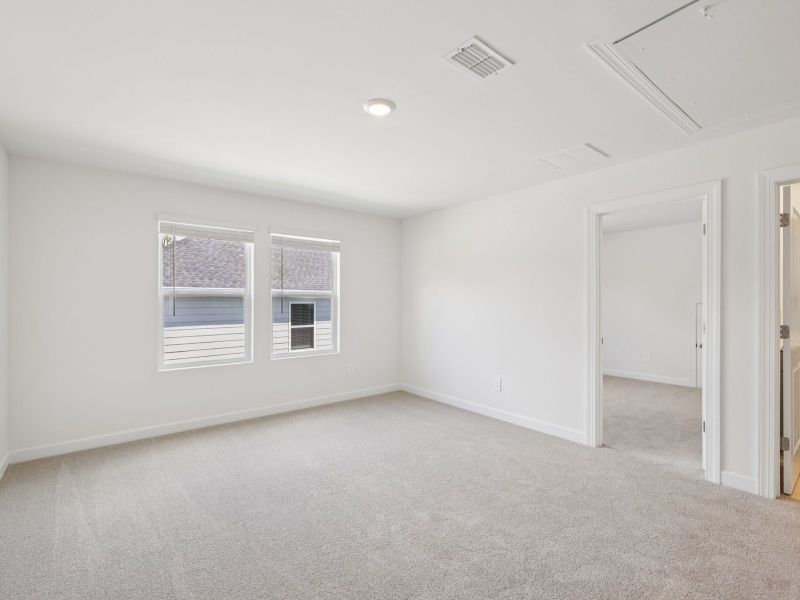 Spacious, unfurnished interior of a new home in Brighton Springs, York (Image 12).