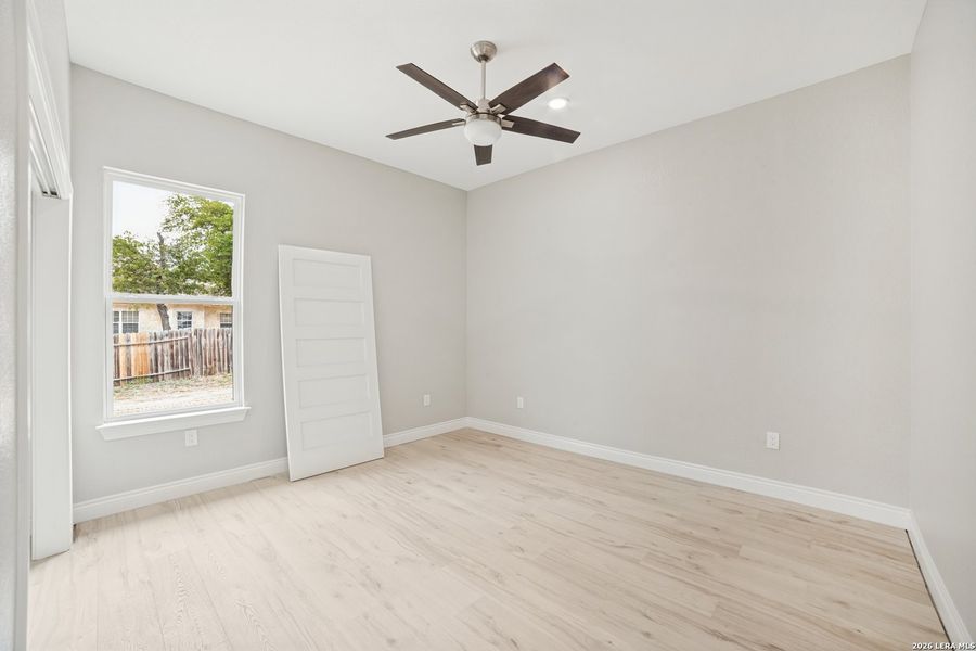 Spacious, unfurnished interior of a new home in , Natalia (Image 32).