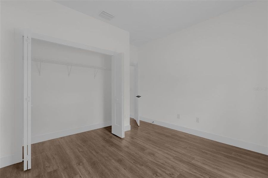 Spacious, unfurnished interior of a new home in , Citrus Springs (Image 20).