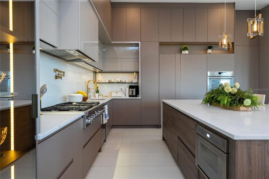 Furnished interior view inside a new home in , Montverde (Image 18).