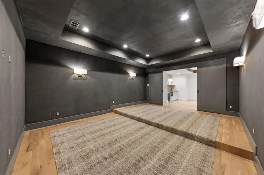 Theater room/ or simulator room Theater room/ or simulator room