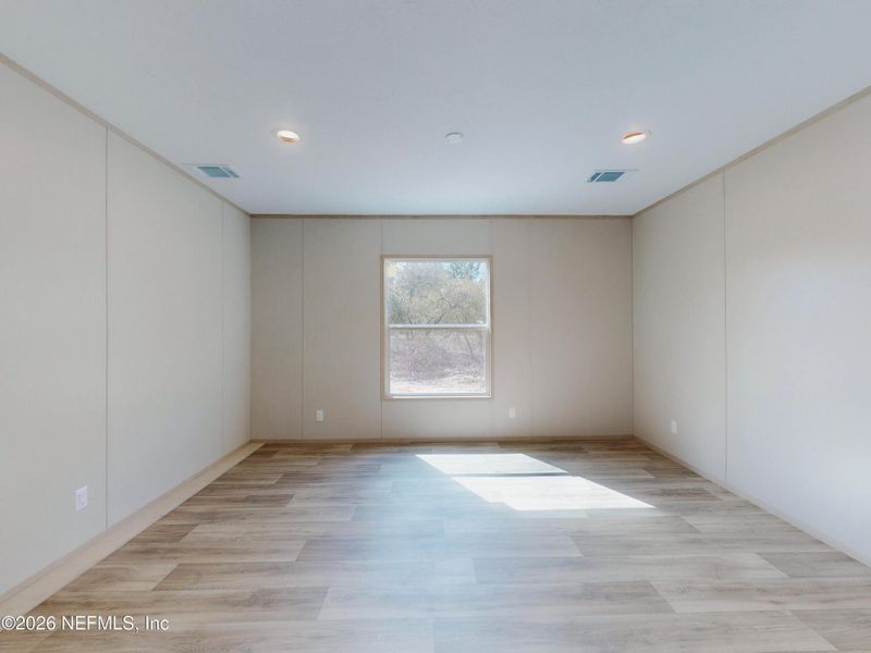 Spacious, unfurnished interior of a new home in , Keystone Heights (Image 33).