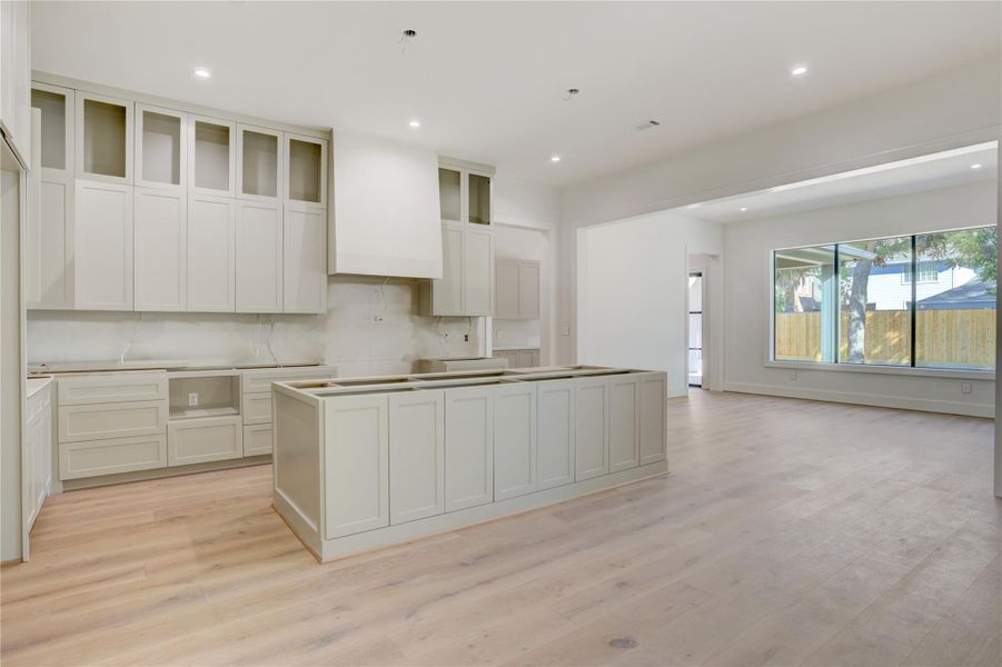 Fabulous kitchen with full Thermador professional series appliance package, dual fuel range with multiple ovens. Fabulous kitchen with full Thermador professional series appliance package, dual fuel range with multiple ovens.