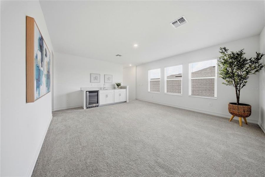 Spacious, unfurnished interior of a new home in Connerton, Land O' Lakes (Image 23).